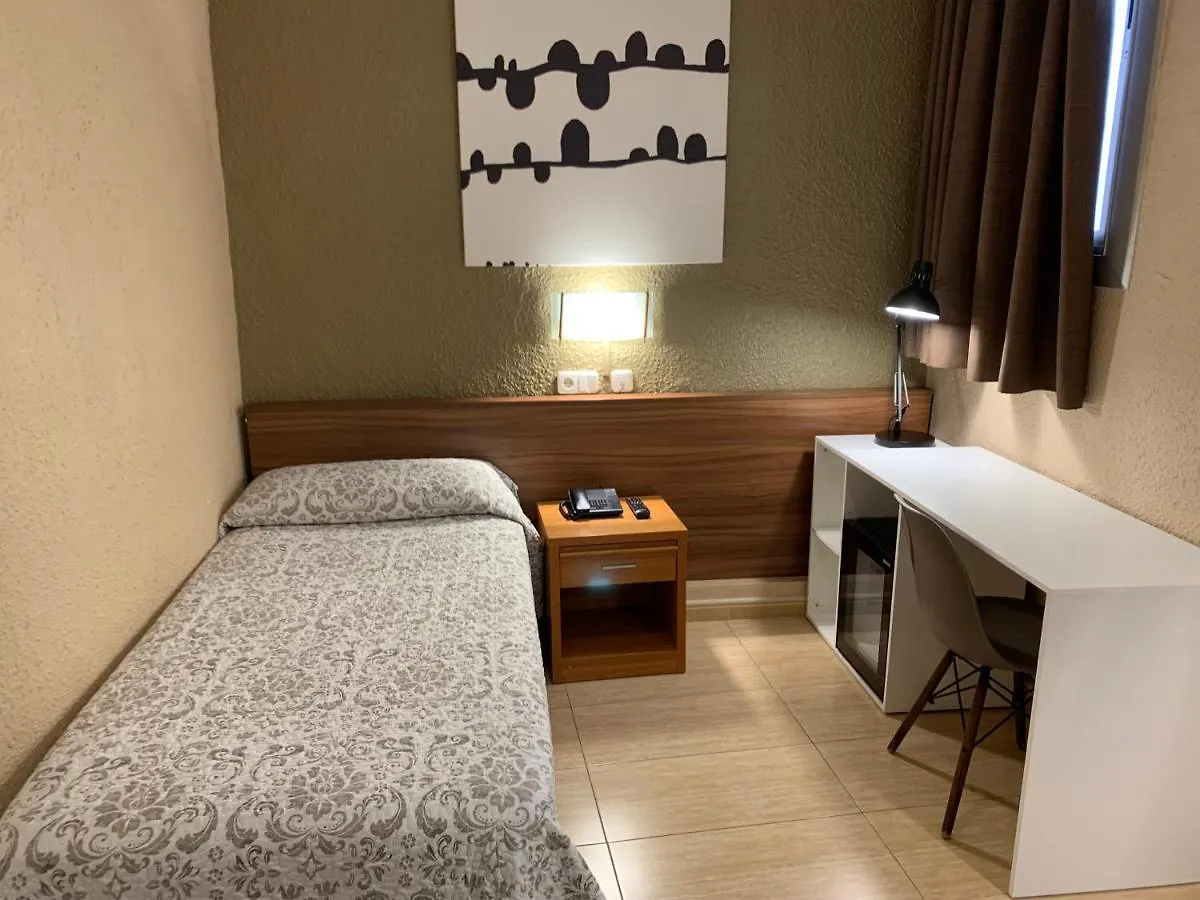 Pension Iznajar Barcelona 2*,
