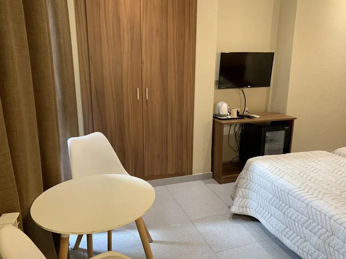 Pension Iznajar Barcelona