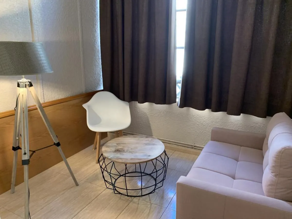 Pension Iznajar Barcelona 2*,