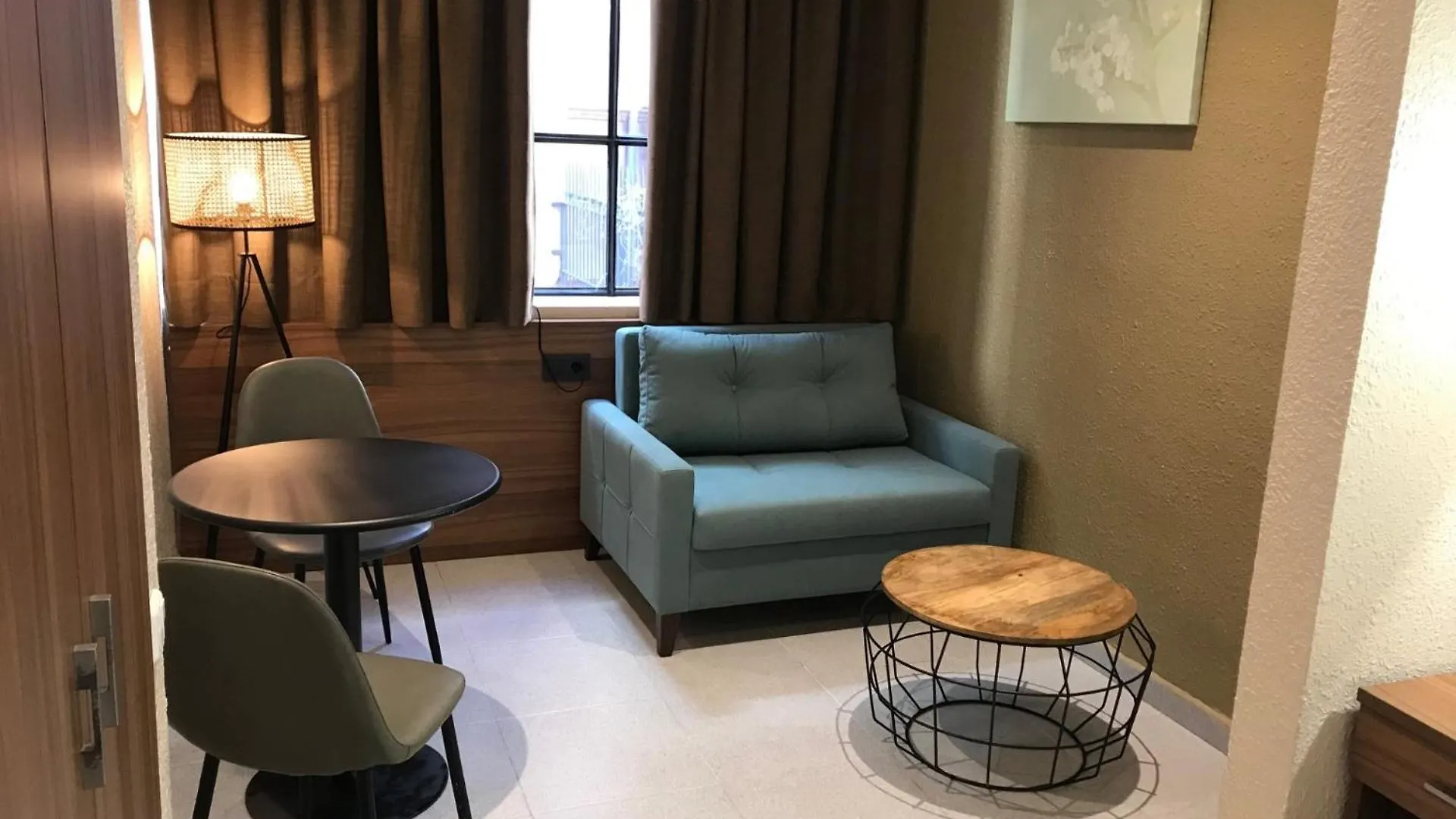 Pension Iznajar Barcelona 2*,