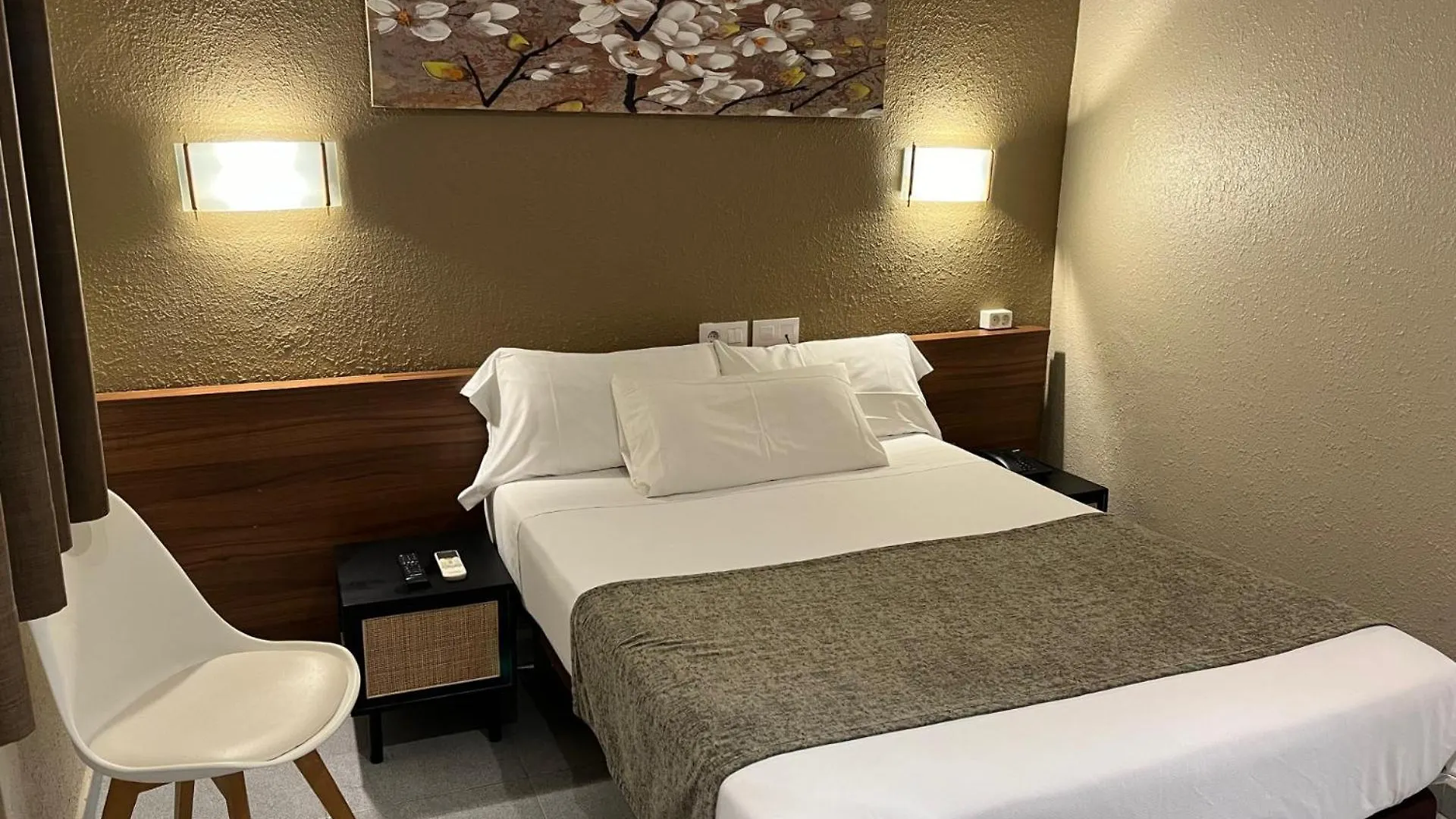 Pension Iznajar Barcelona 2*,